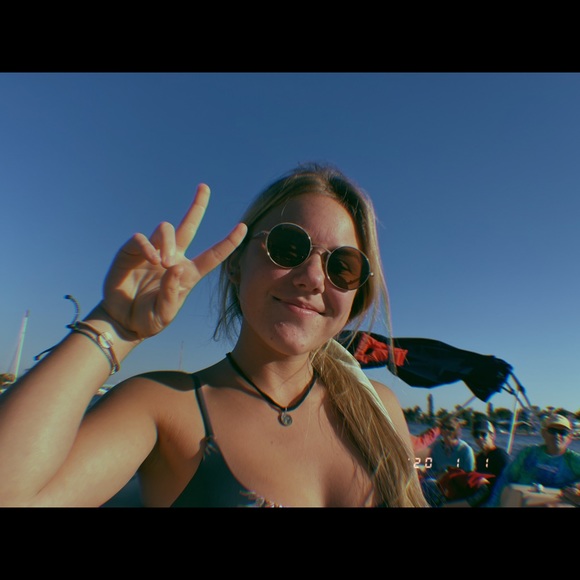 Meet your Posher, Taily - Picture 1 of 1